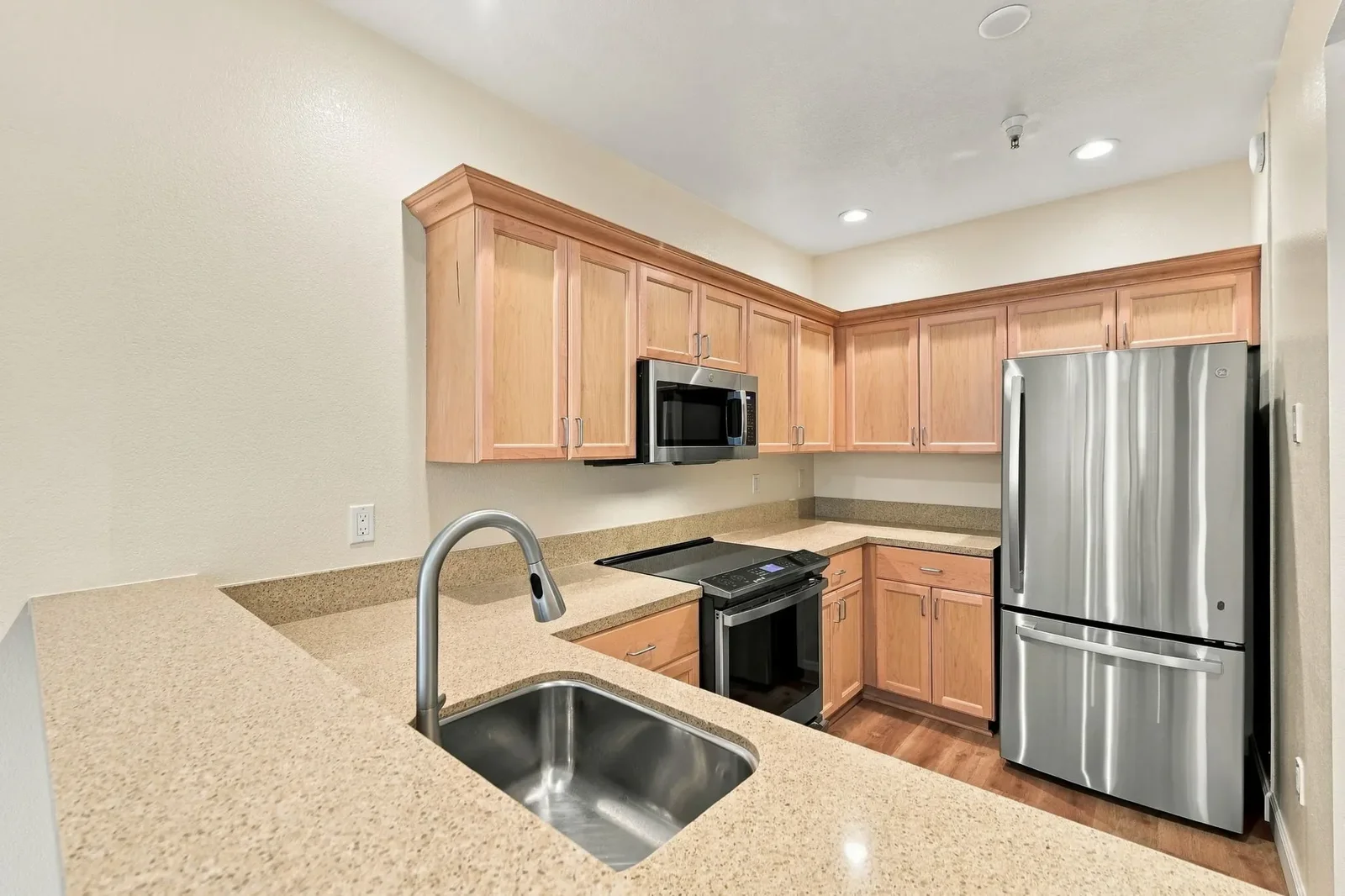 117 B Kitchen 2