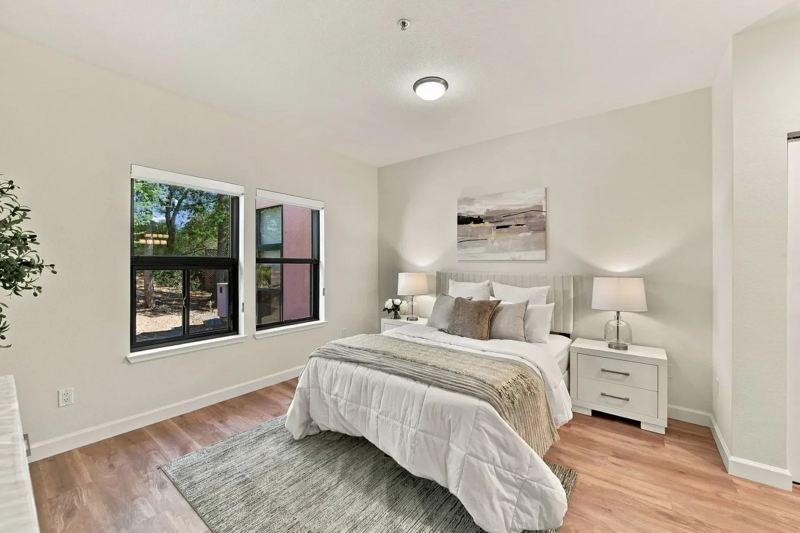 V11 Bedroom