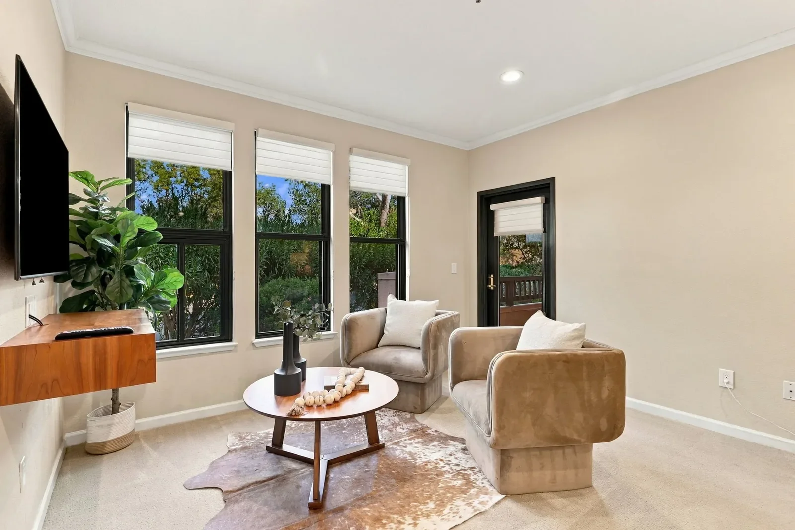 414 F 416 F Living Room 2