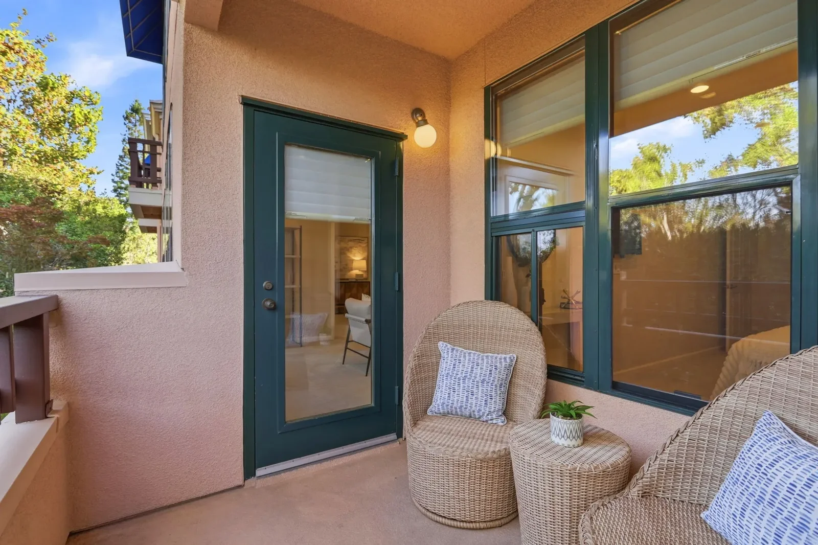 414 F 416 F Patio