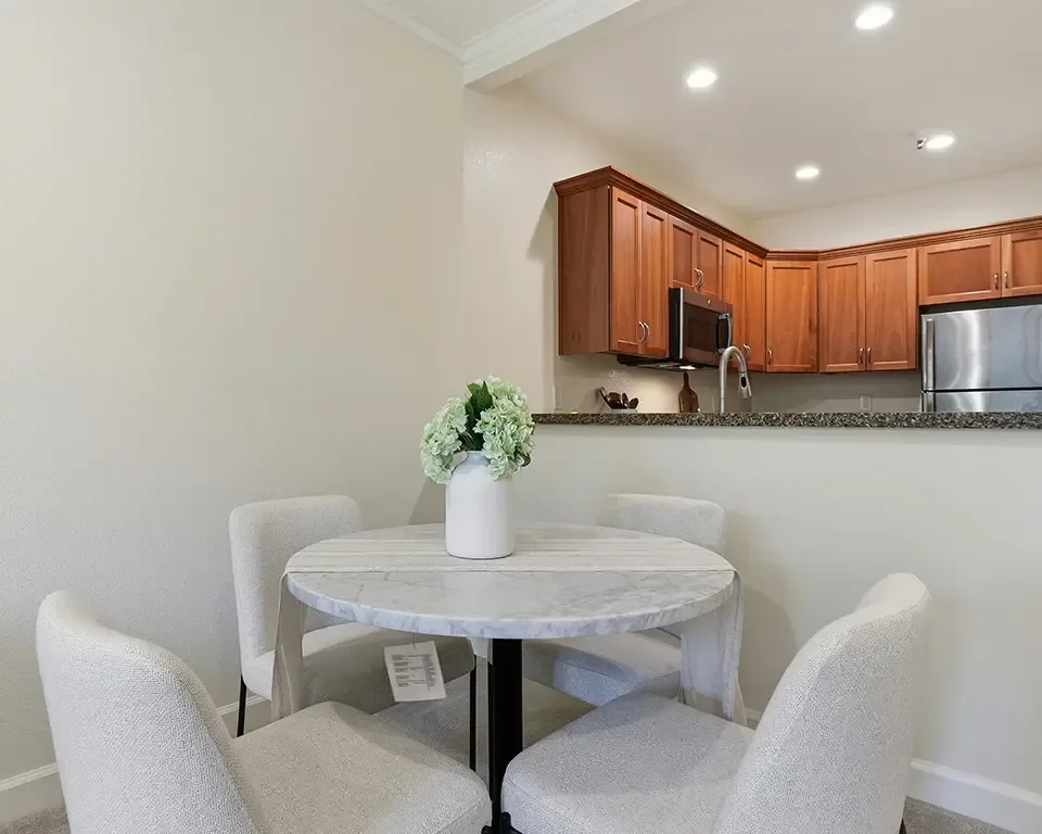 Aster Dining Nook 412 F