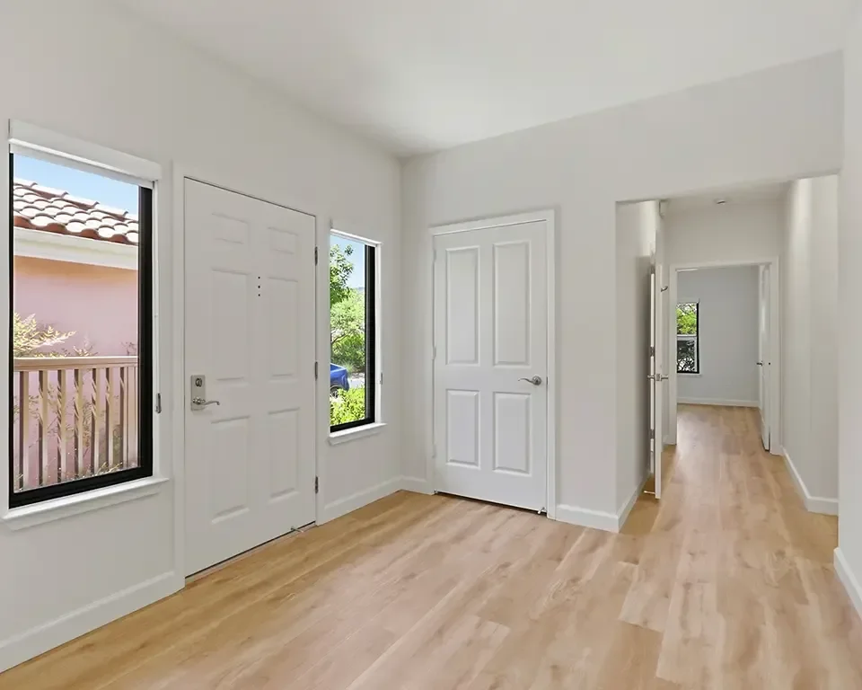 Redwood Entryway V11